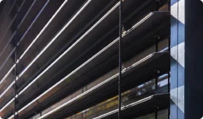 Brise-soleil orientable installé